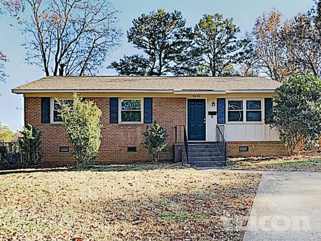Foto del edificio - 9421 Spruce Pine Pl