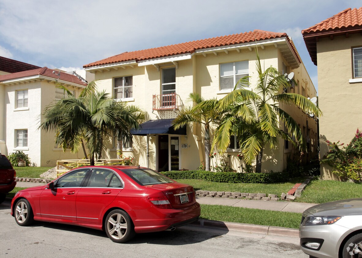 Foto del edificio - Menores Condo