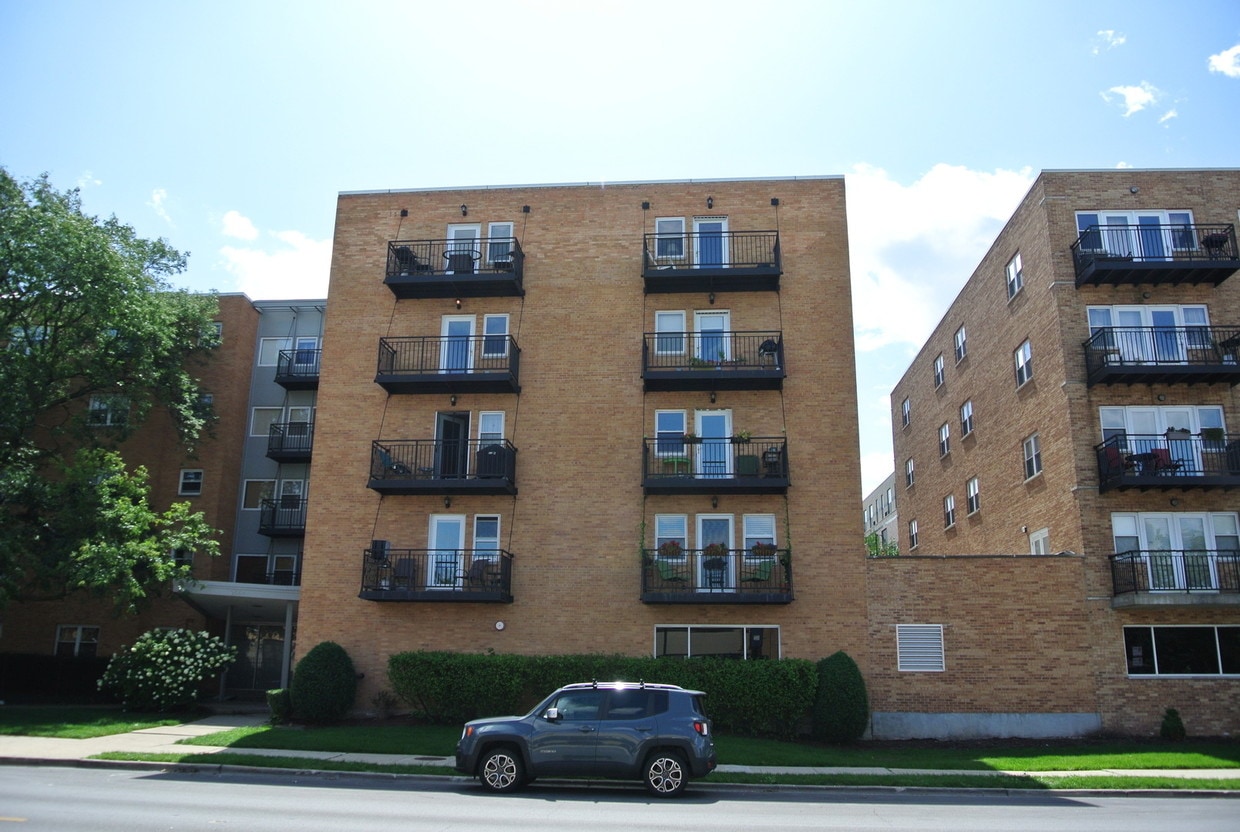 2501 W Bryn Mawr Ave, Chicago, IL 60659 Condo for Rent in Chicago, IL