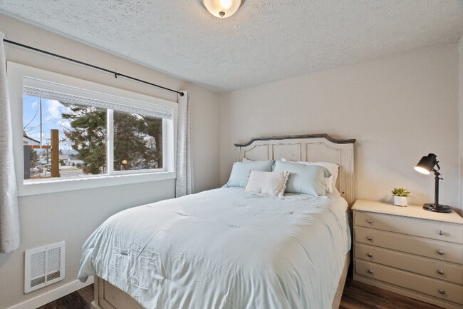 Foto del edificio - 3012 N Hogan St