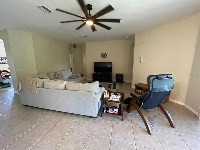 Building Photo - 15537 Lakeland Cir