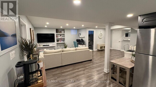 Building Photo - 21 Ladder Cres