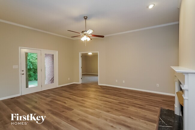 Building Photo - 339 Bayhill Dr
