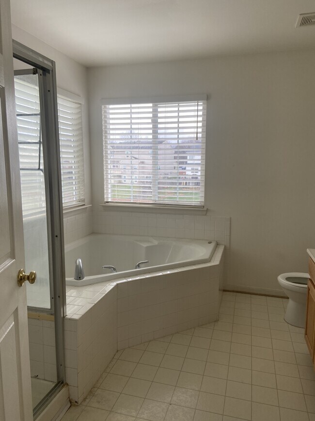 Photo - 305 N Old Dominion Ln House