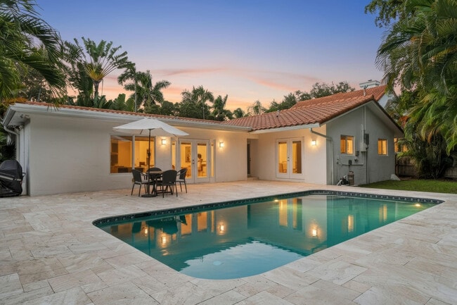 Foto del edificio - 326 Seven Isles Dr