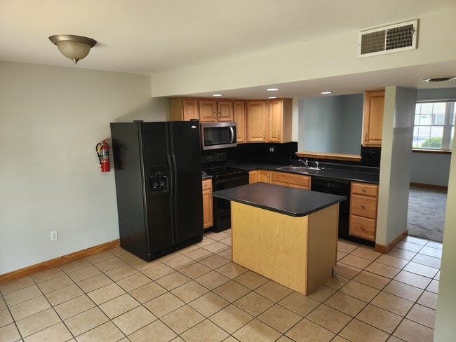 Building Photo - 245 Governors Park Rd