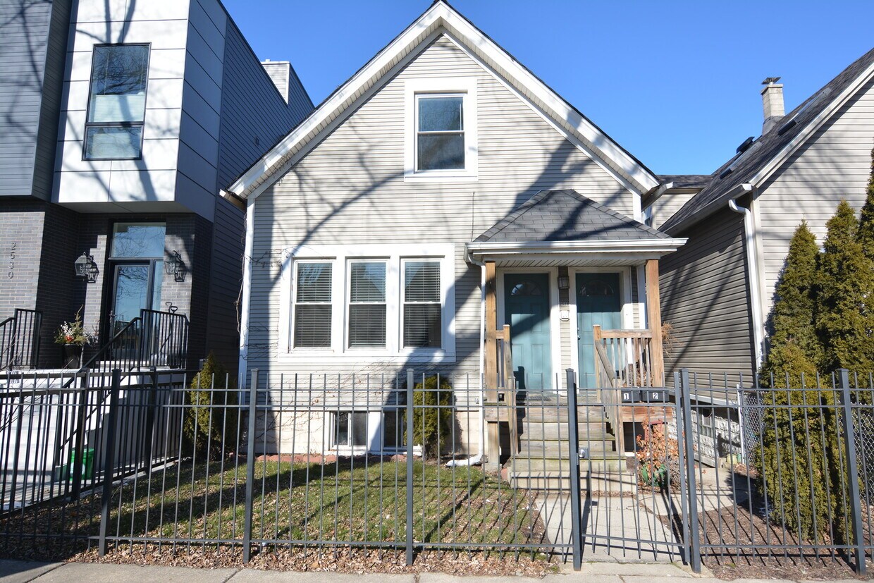 Foto principal - 2528 W Charleston St