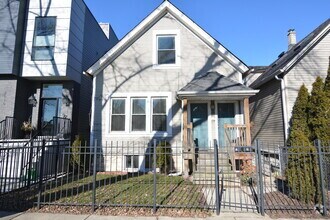 Building Photo - 2528 W Charleston St
