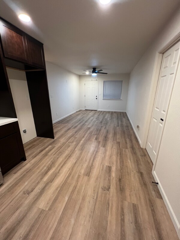 Foto del edificio - 502 W 11th St