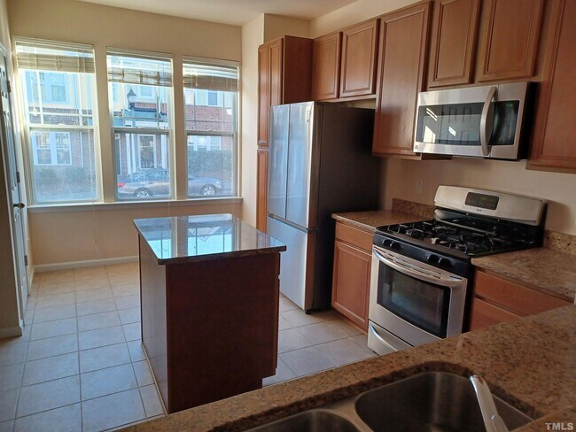Building Photo - 742 Blossom Grove Dr