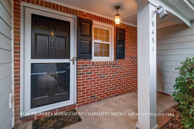 Foto del edificio - Charming HOME in Prime South Charlotte Location!