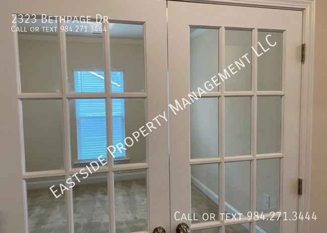 Building Photo - 2323 Bethpage Dr