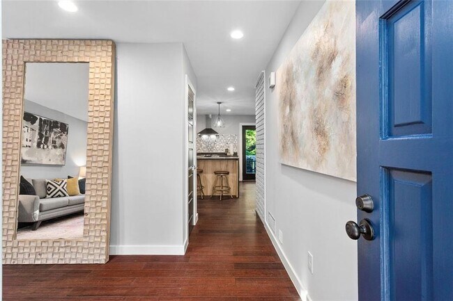 Building Photo - 140 River Springs Dr