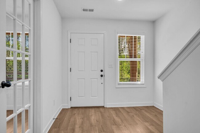 Foto del edificio - Modern Living in Bellevue