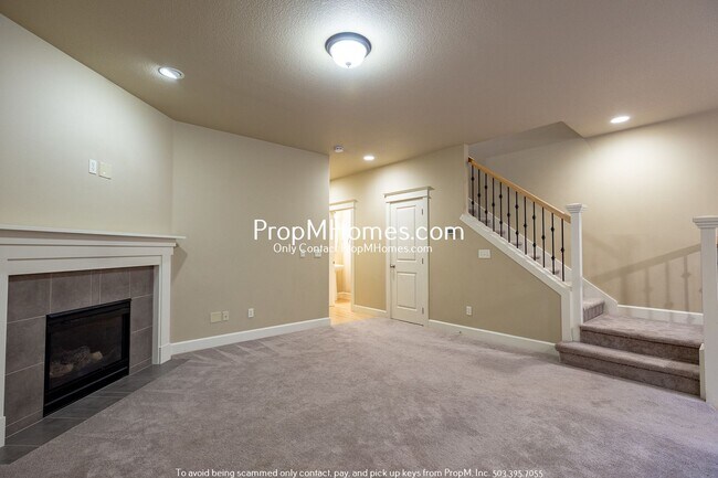 Foto del edificio - Spacious Home with Modern Amenities and Co...