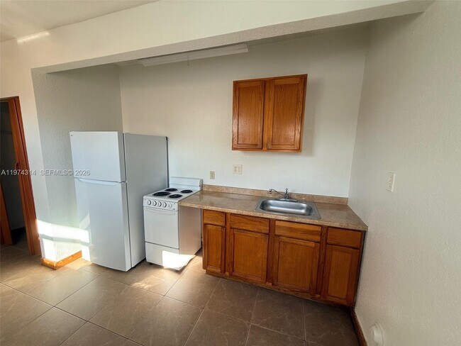 Foto del edificio - 1612 NE 169th St