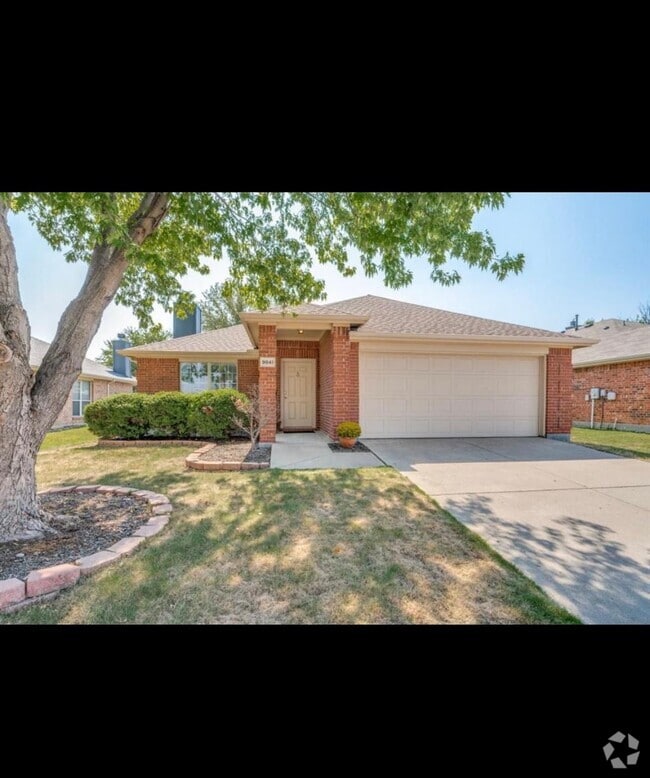 Building Photo - 9841 Carter Dr