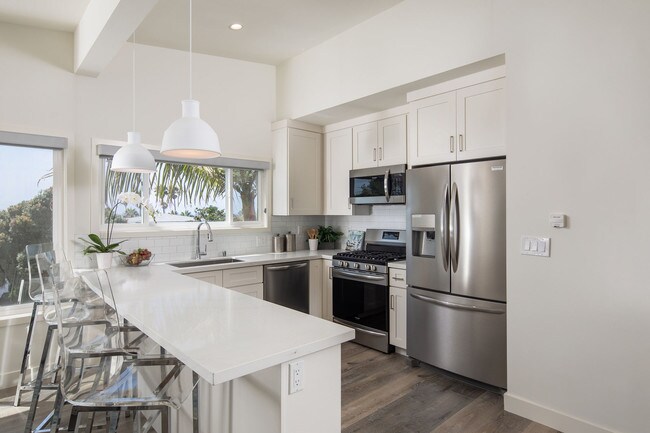Building Photo - Pacific Apartment Homes