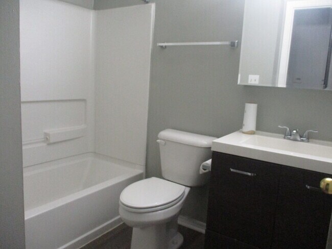 Foto del edificio - 3 Bed 2 Bath Ranch w/attached garage