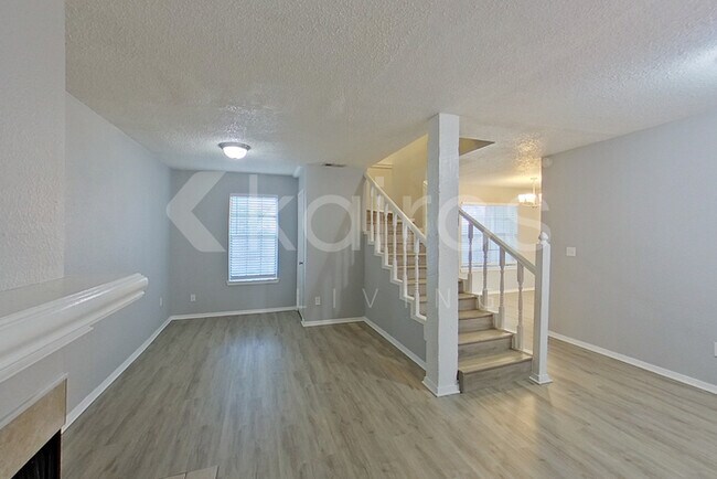 Foto del edificio - 2108 Woodnote Ln