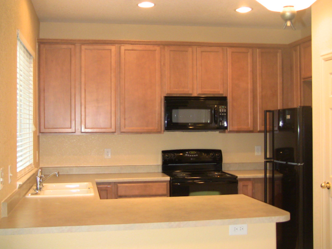 Building Photo - 12923 Grant Cir E