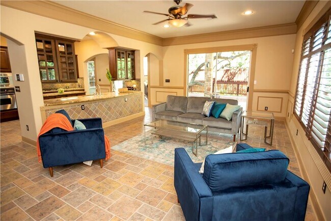Building Photo - 7217 Lapin Cove