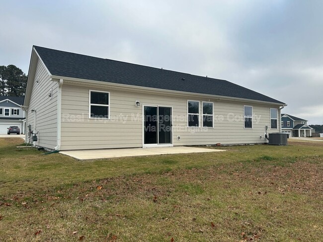 Building Photo - 403 St Clair Dr