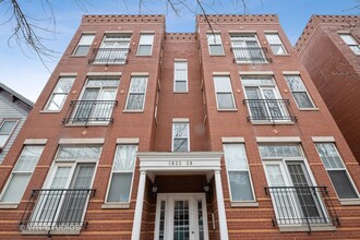 Building Photo - 1822 N Sheffield Ave