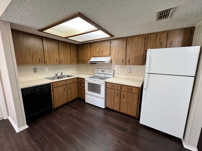 Building Photo - 4330 Tartan Ave