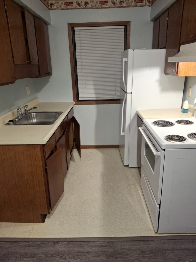 Building Photo - 340 S Rowe Ln