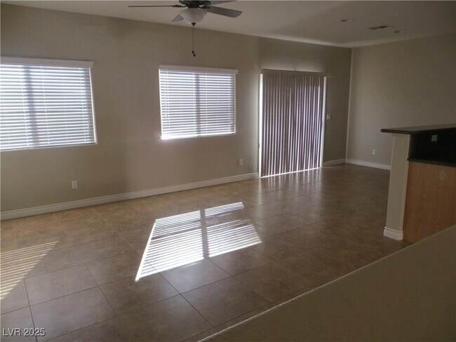 Foto del edificio - 3011 Mastercraft Ave