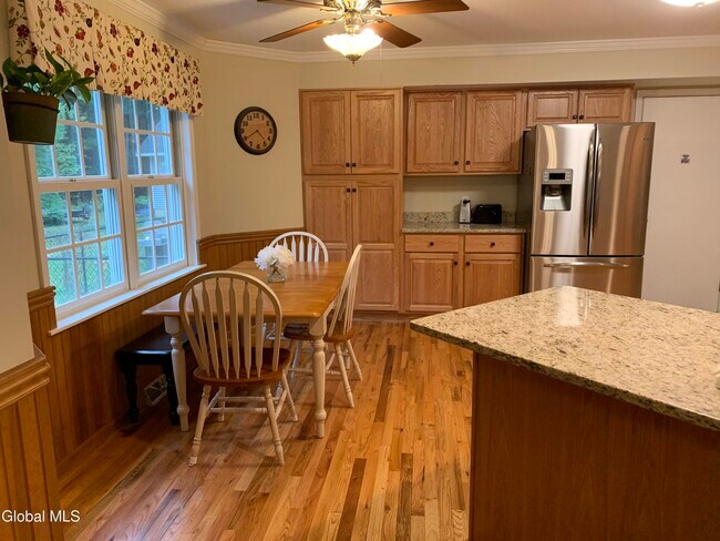 Foto del edificio - 8 Amanda Ct