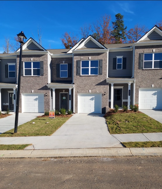 Building Photo - 257 Dupont Dr