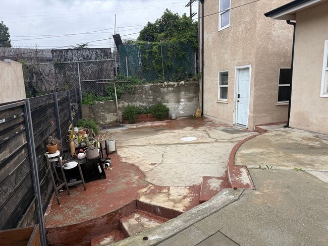 Building Photo - 241 N Ave 49