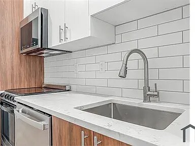 Foto del edificio - 4217 Mantua Ave