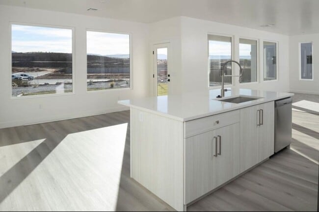 Building Photo - 2952 E Lavatera Dr