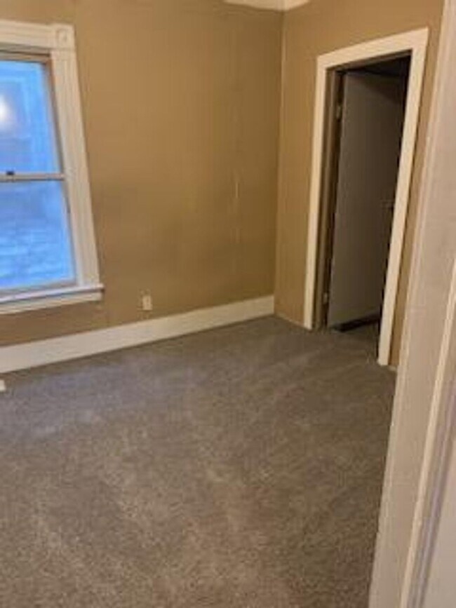 Foto del edificio - 3 bed 1 bath house