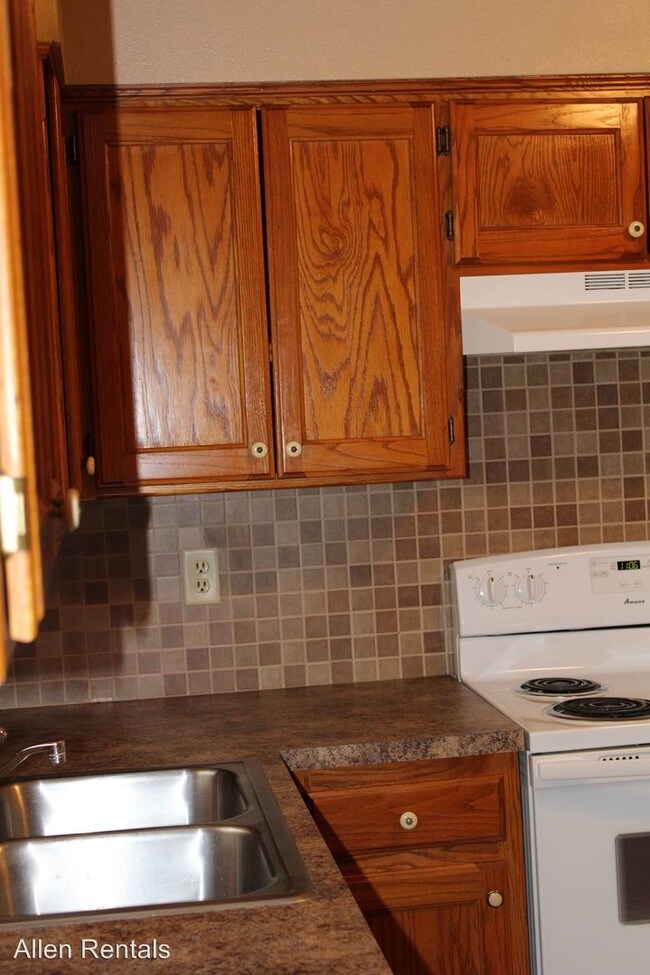 Building Photo - 2 br, 1 bath Apartment - 424 South 6th