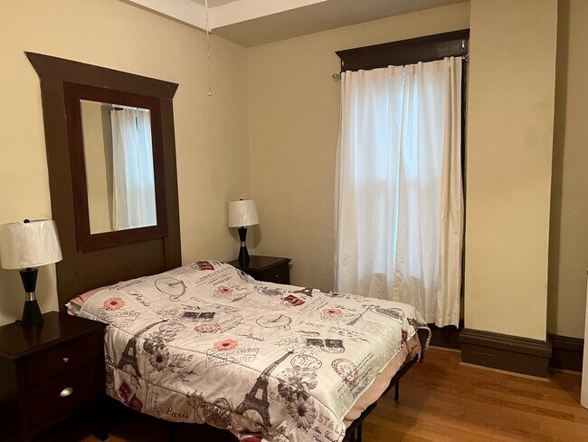 Foto del edificio - 105 W Railroad St