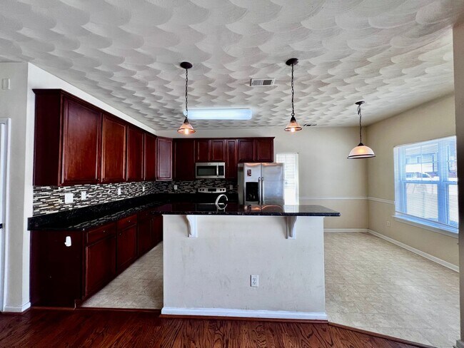 Foto del edificio - 3 bedroom home in sought after Whitaker Place, Virginia Beach