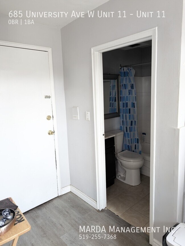 Photo du bâtiment - COZY BACHELOR UNIT CLOSE TO U OF W + HYDRO