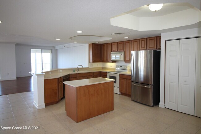 Building Photo - 500 Sail Ln