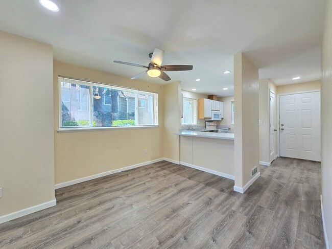 Foto del edificio - 2 Bedroom Condo In Lynnwood Available Now