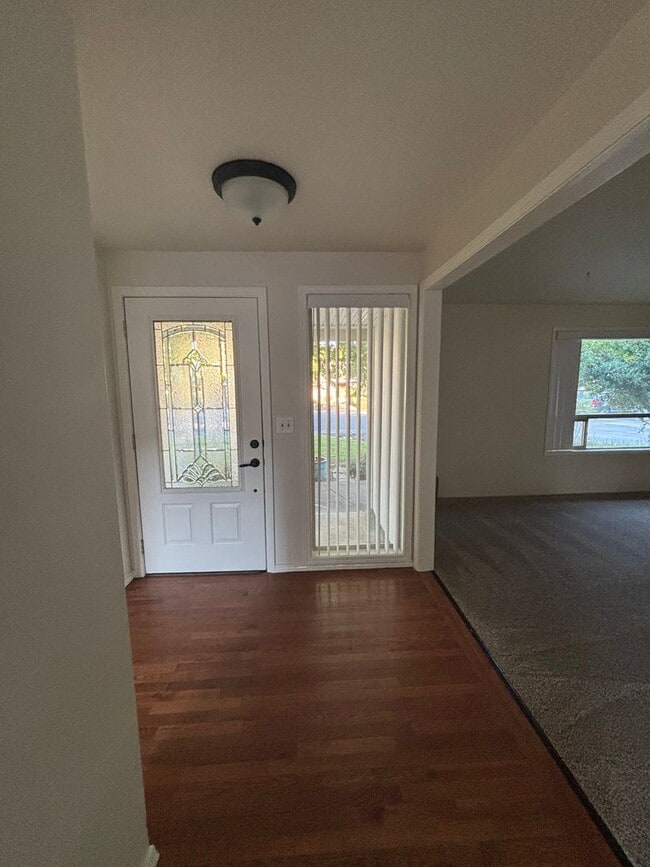 Building Photo - Corner Lot, RV Parking in North Medford!!