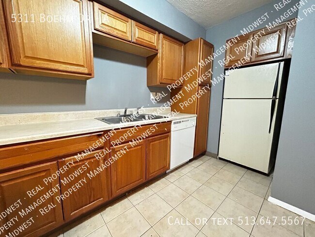 Foto del edificio - 5311 Boehm Dr