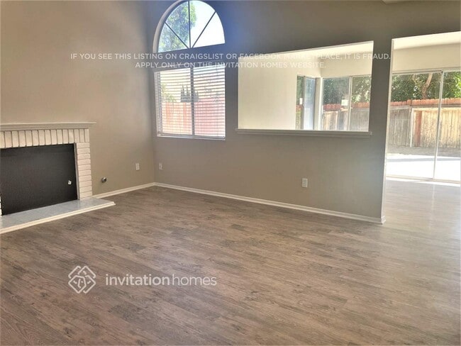 Foto del edificio - 14269 Hillcrest Dr