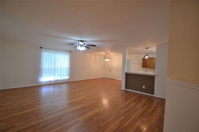 Building Photo - 5126 Riverwood Dr