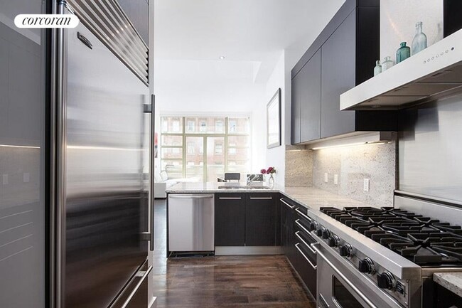 Building Photo - 48 Laight St