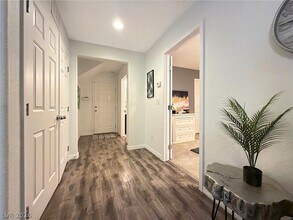 Building Photo - 372 Ambitious St