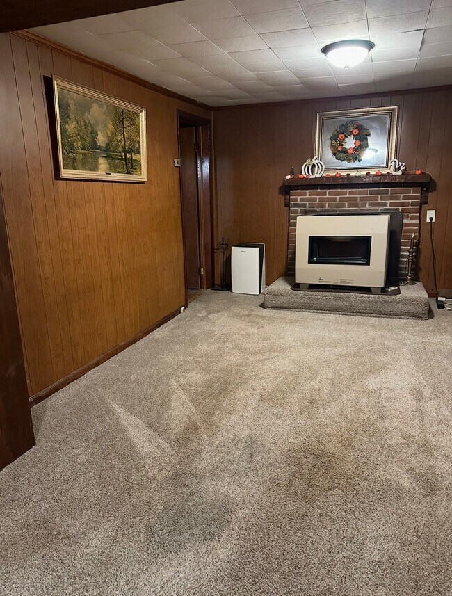 Foto del edificio - 2327 Sulphur Hollow Rd